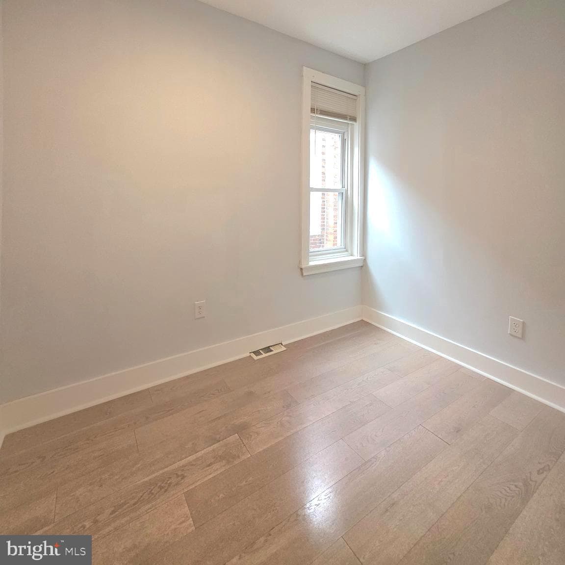 5515 Catharine Street photo 13