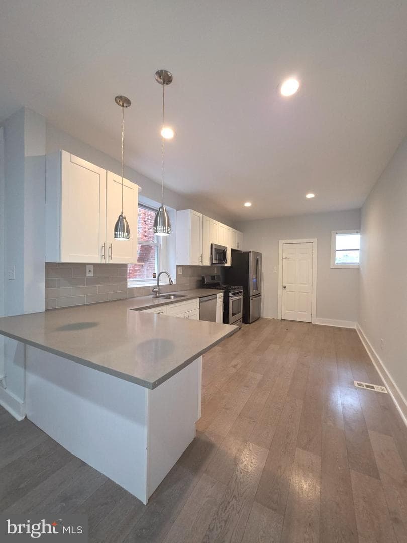 5515 Catharine Street photo 8