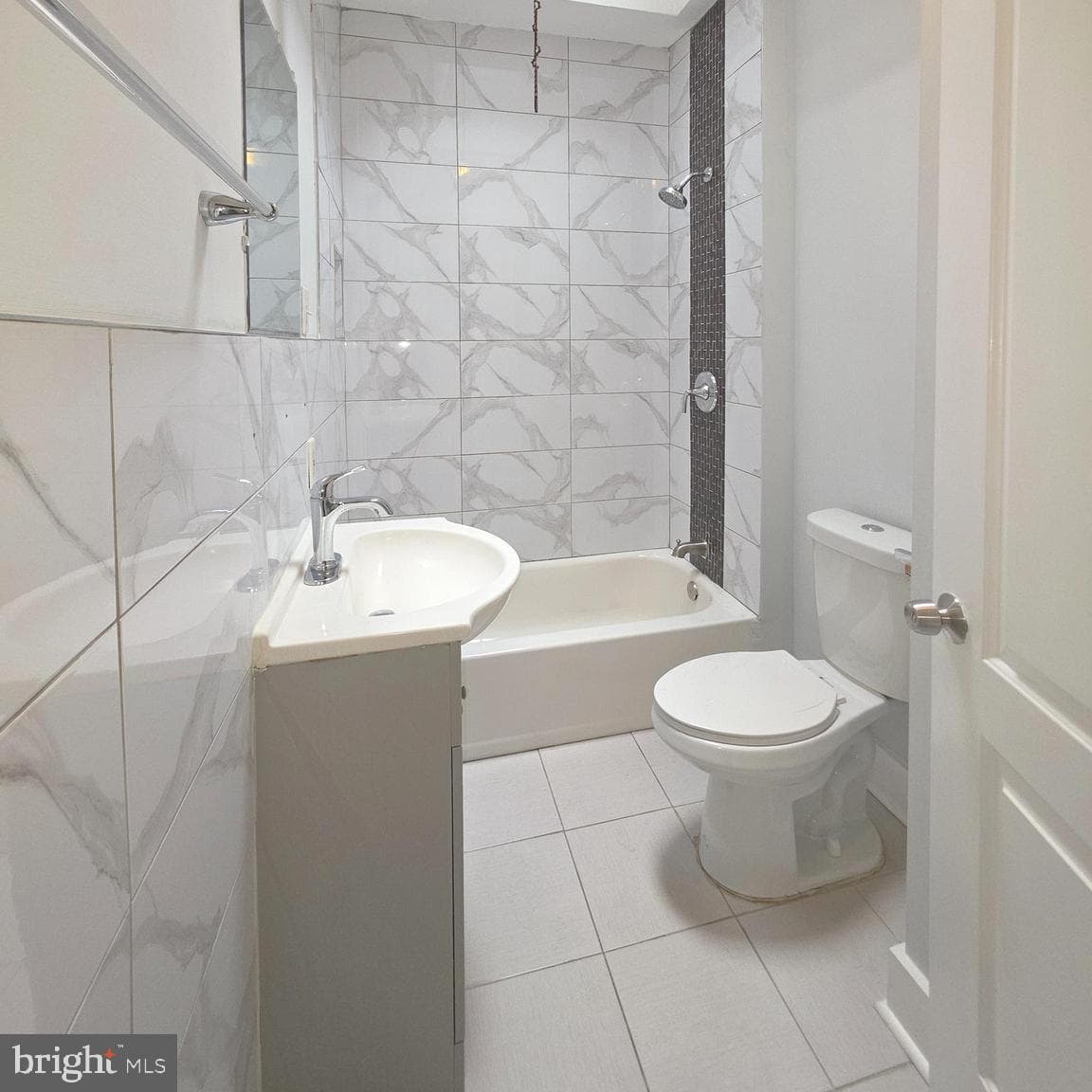 5515 Catharine Street photo 9