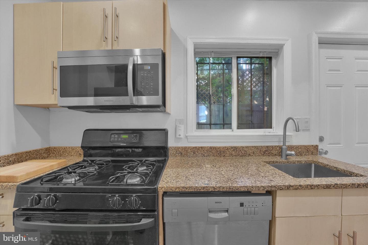 890 N Stillman Street photo 8
