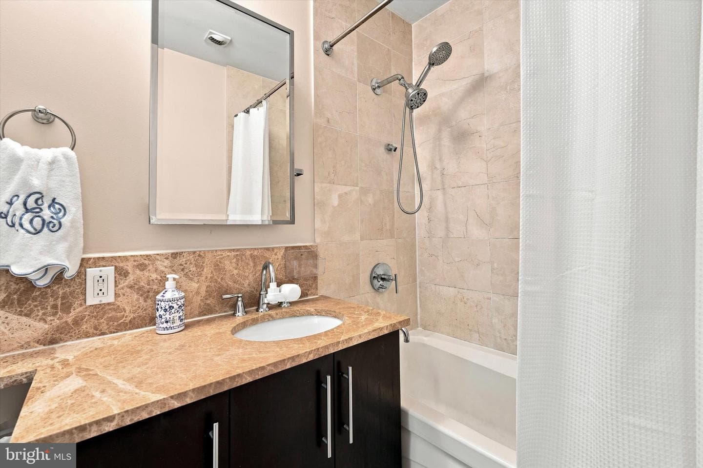 1425 Locust Street #12e photo 17
