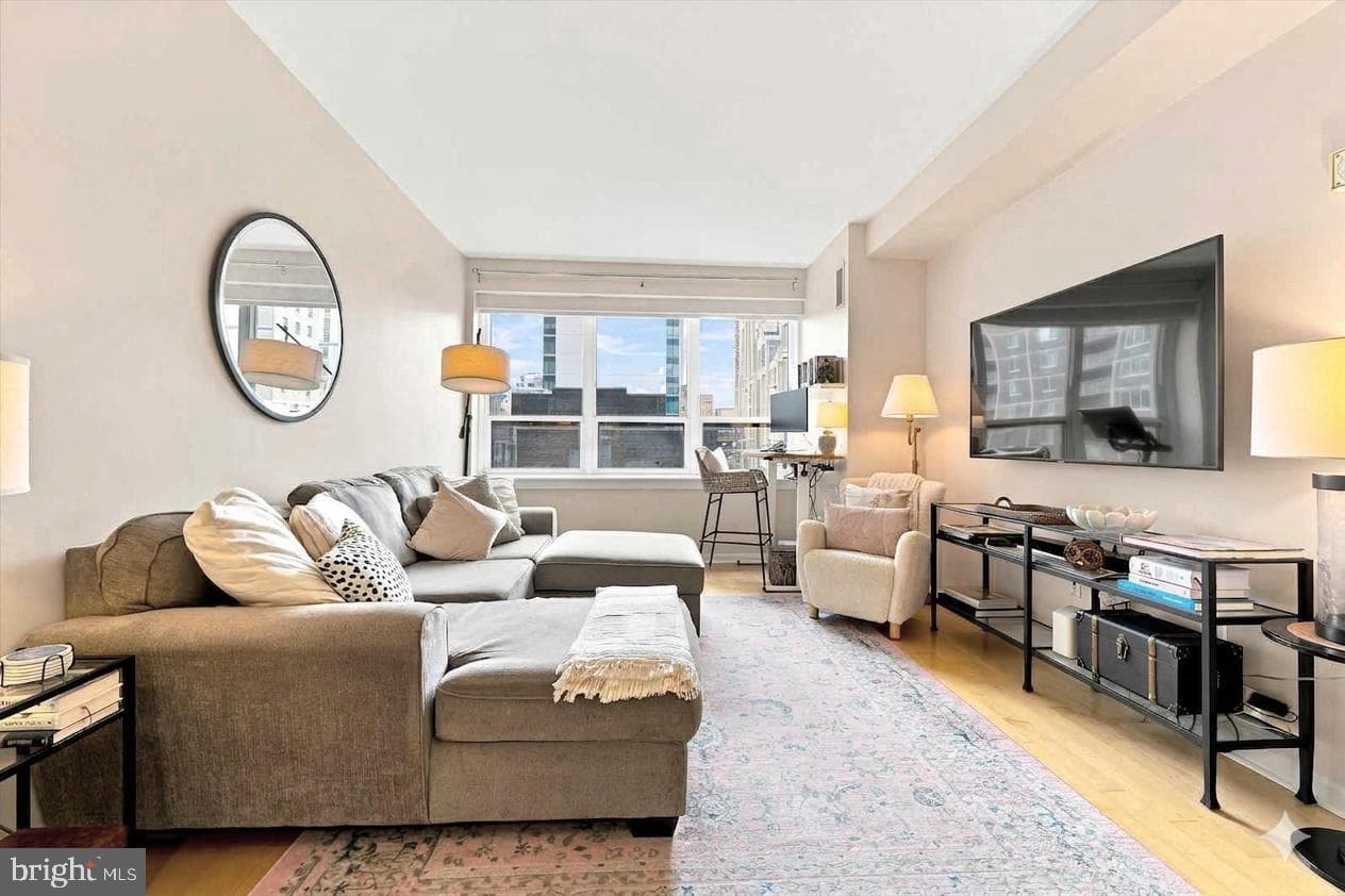 1425 Locust Street #12e photo 6