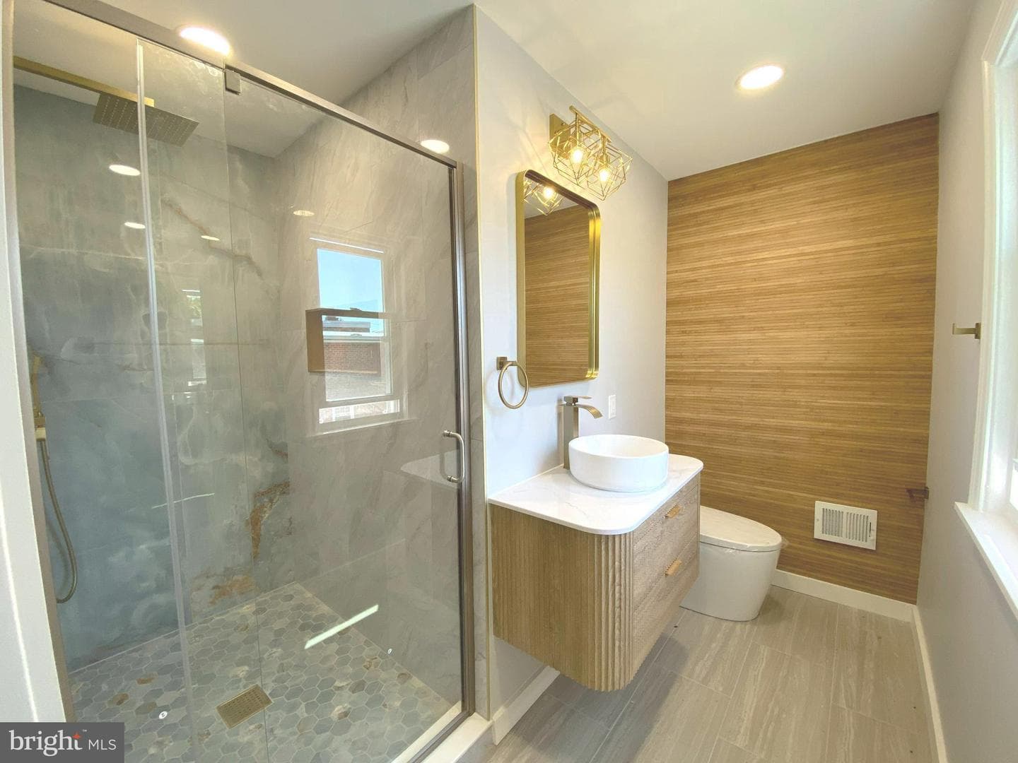 1030 E Sedgwick Street photo 15