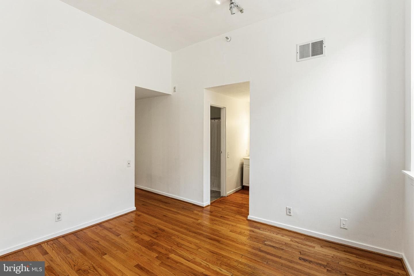 301 Race Street #c010 photo 9