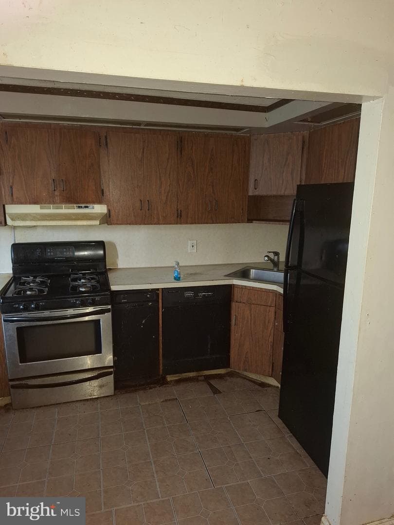 2608 Dudley Street photo 8