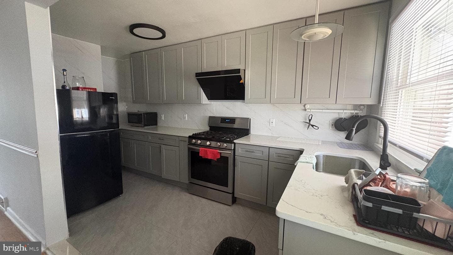 2814 Disston Street photo 4