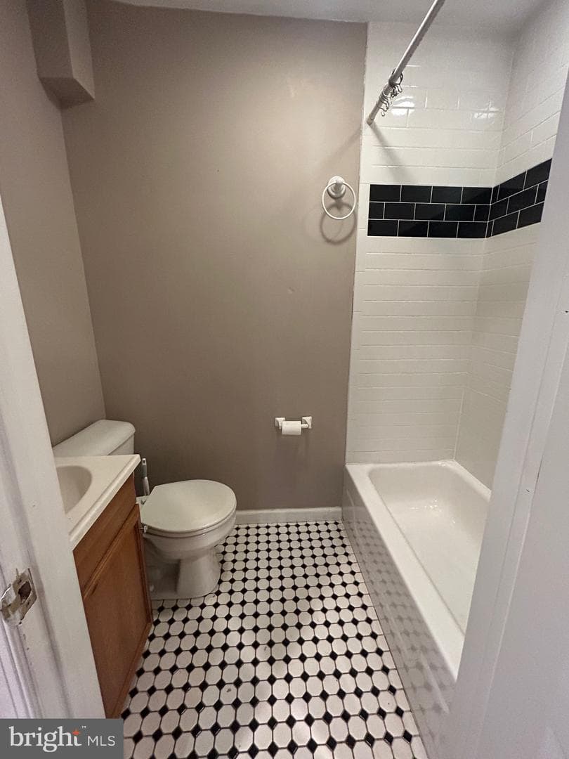 435 E Wildey Street photo 4