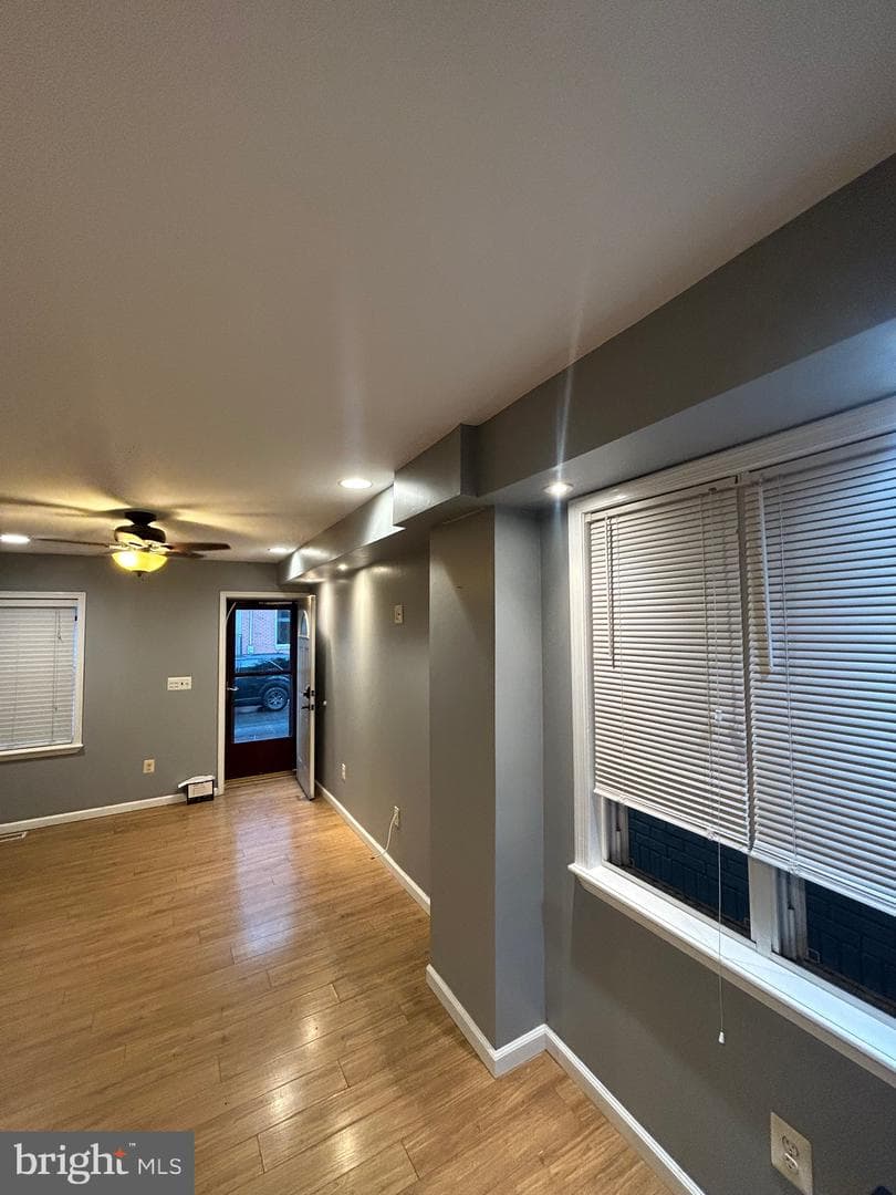 435 E Wildey Street photo 5
