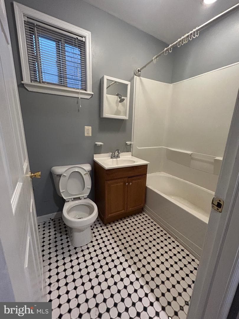 435 E Wildey Street photo 6