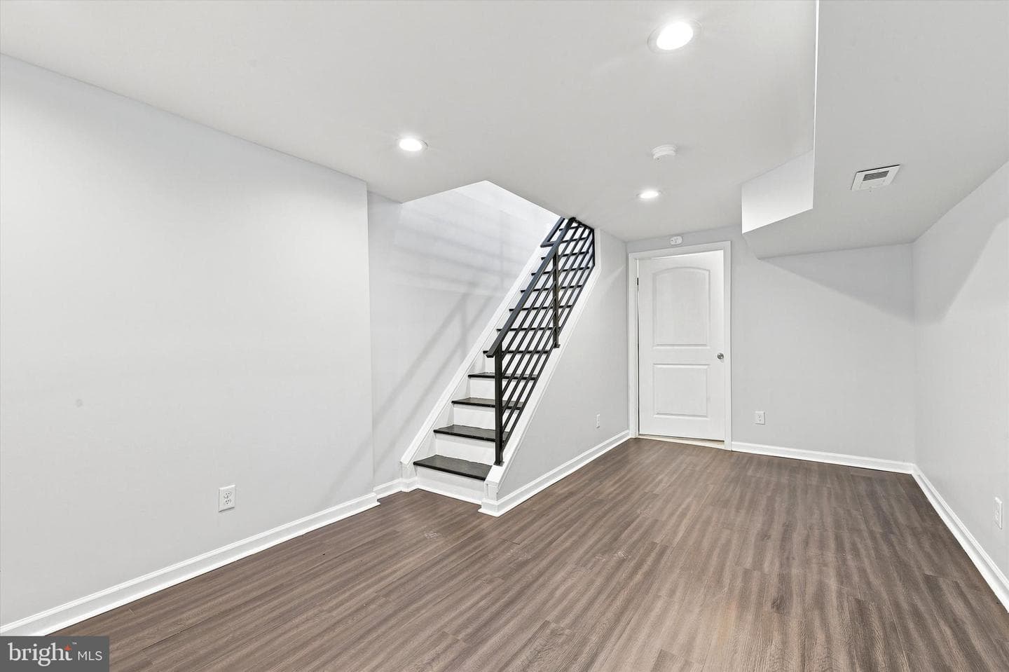 5360 Morris Street photo 14