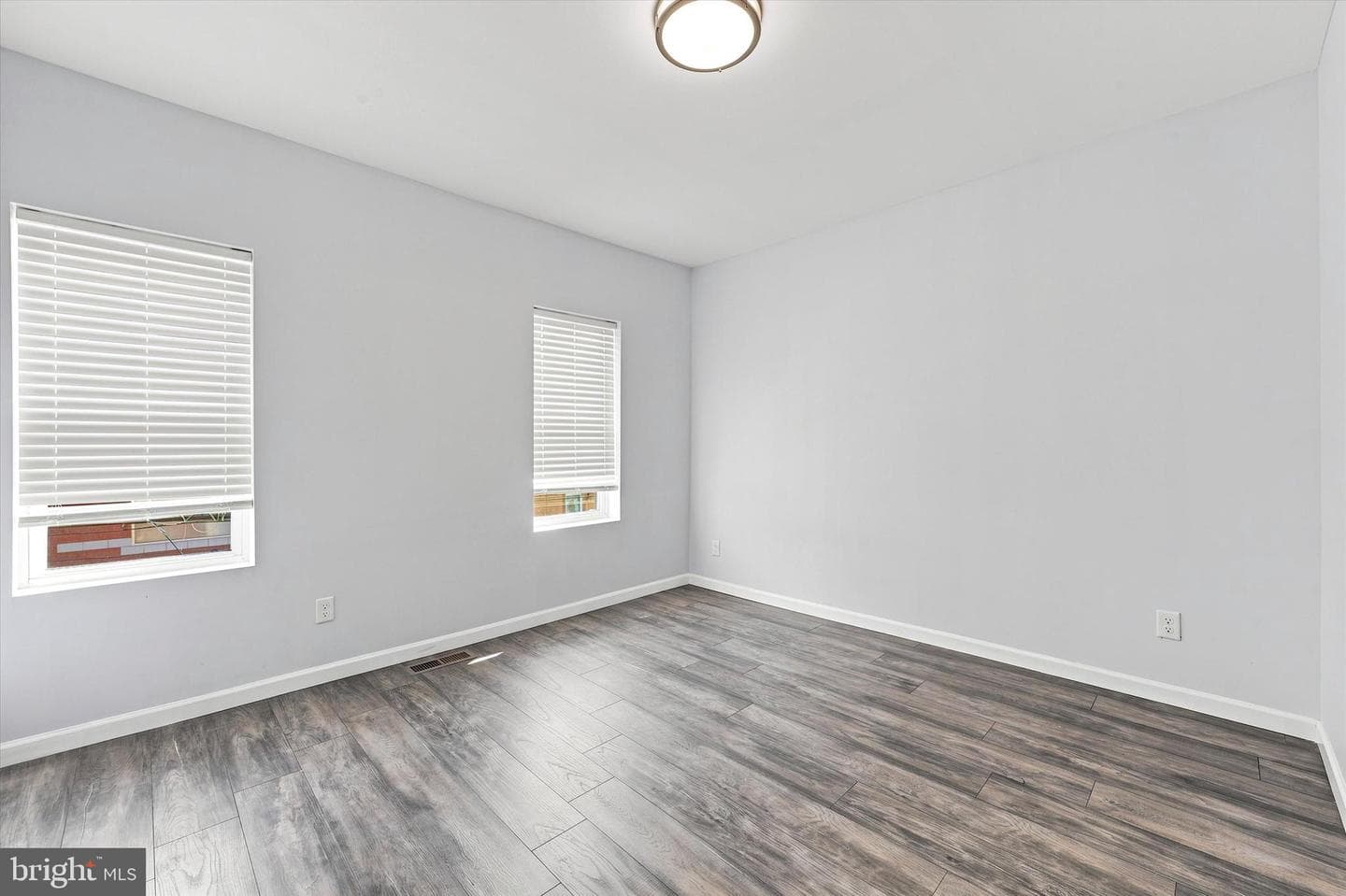 5360 Morris Street photo 25