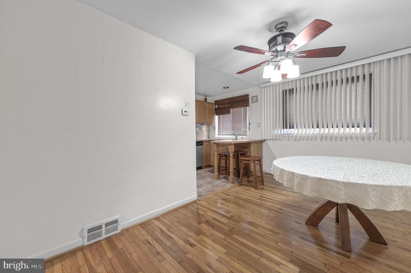 8504 Forrest Avenue photo 11