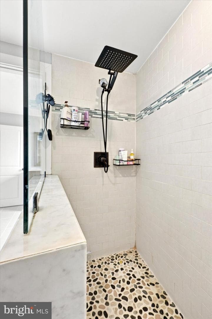 305 Carson Street photo 14