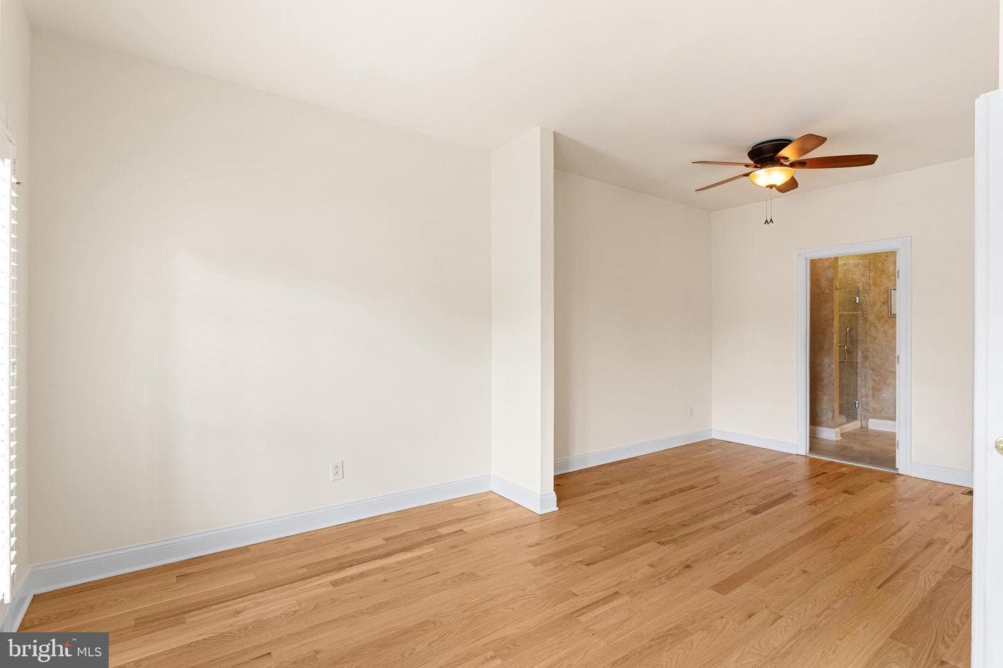 929 Alburger Avenue photo 22