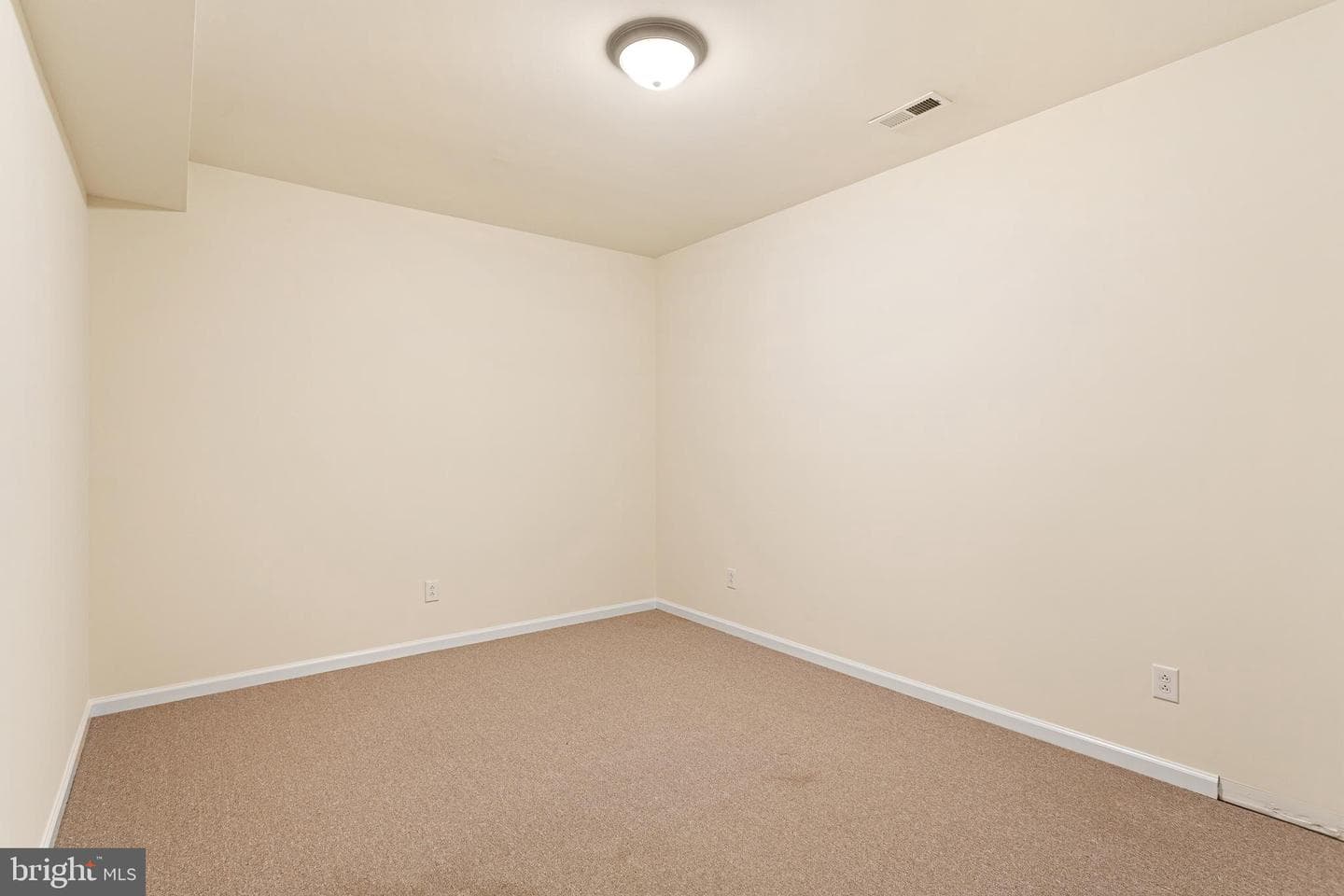 929 Alburger Avenue photo 62