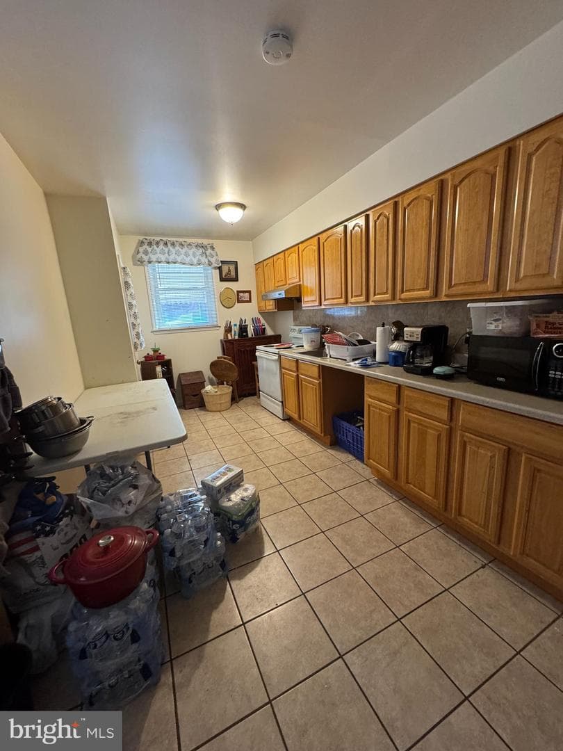3236 Wellington Street photo 3