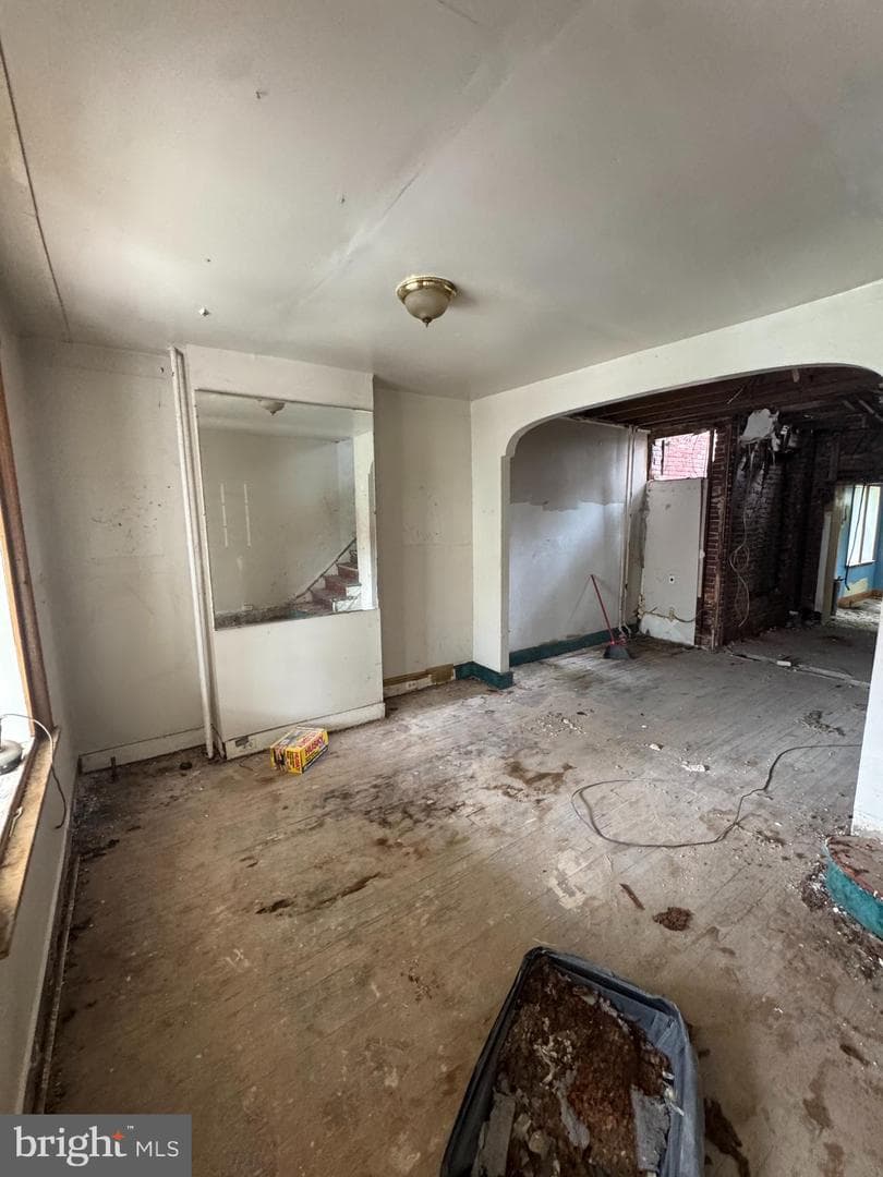 1203 S Peach Street photo 3