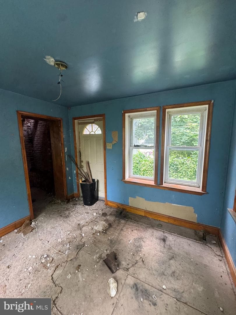 1203 S Peach Street photo 5