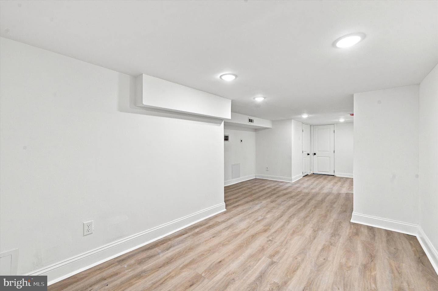 5539 Regent Street photo 25