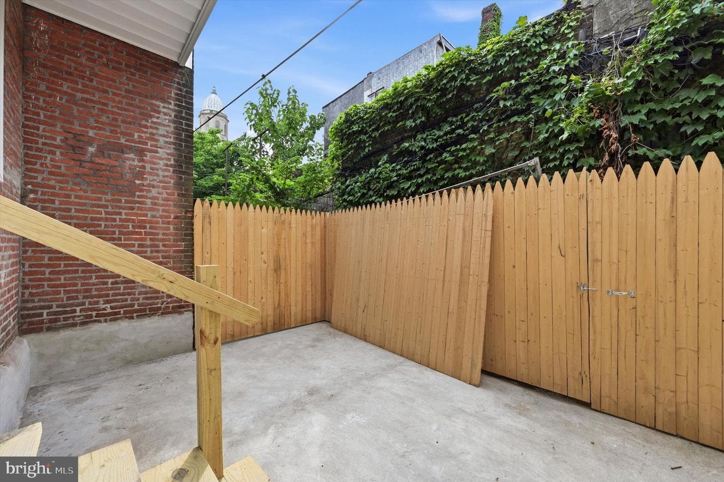 5539 Regent Street photo 26