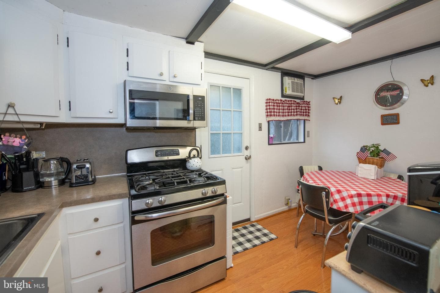 1715 S Iseminger Street photo 10