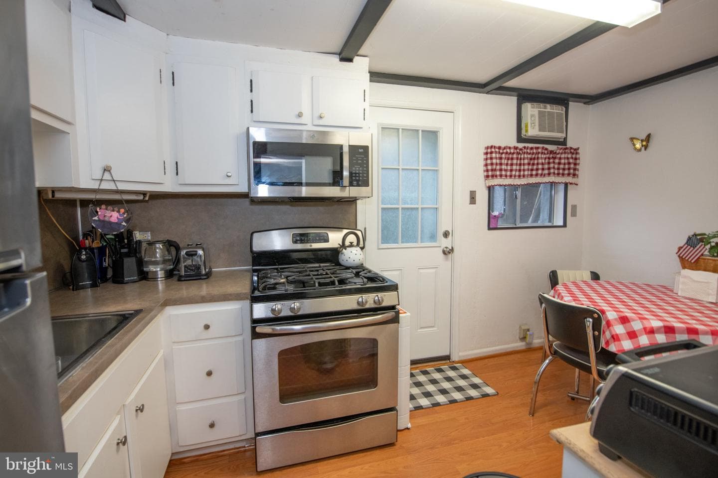 1715 S Iseminger Street photo 11