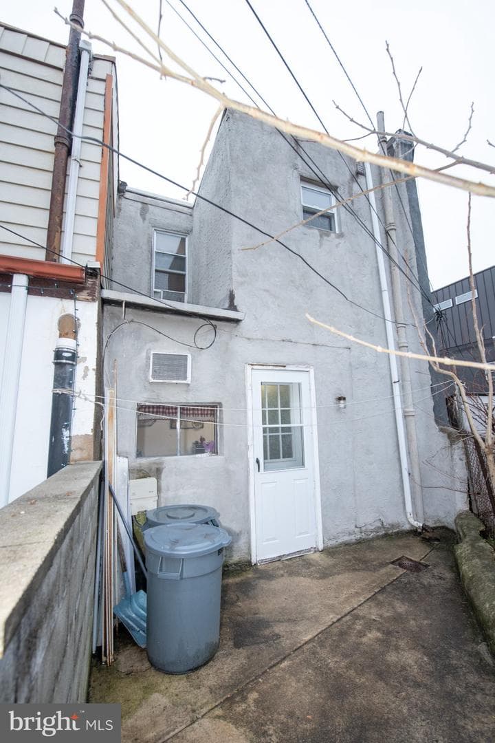 1715 S Iseminger Street photo 24