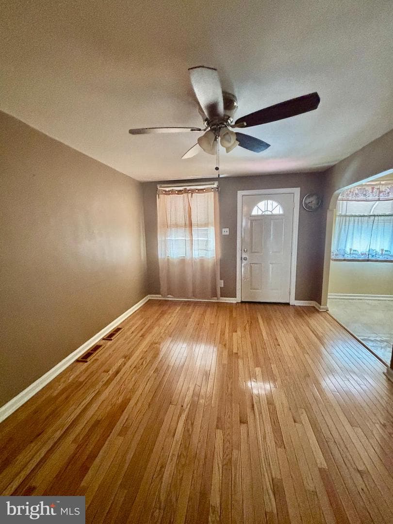 4141 Bennington Street photo 3