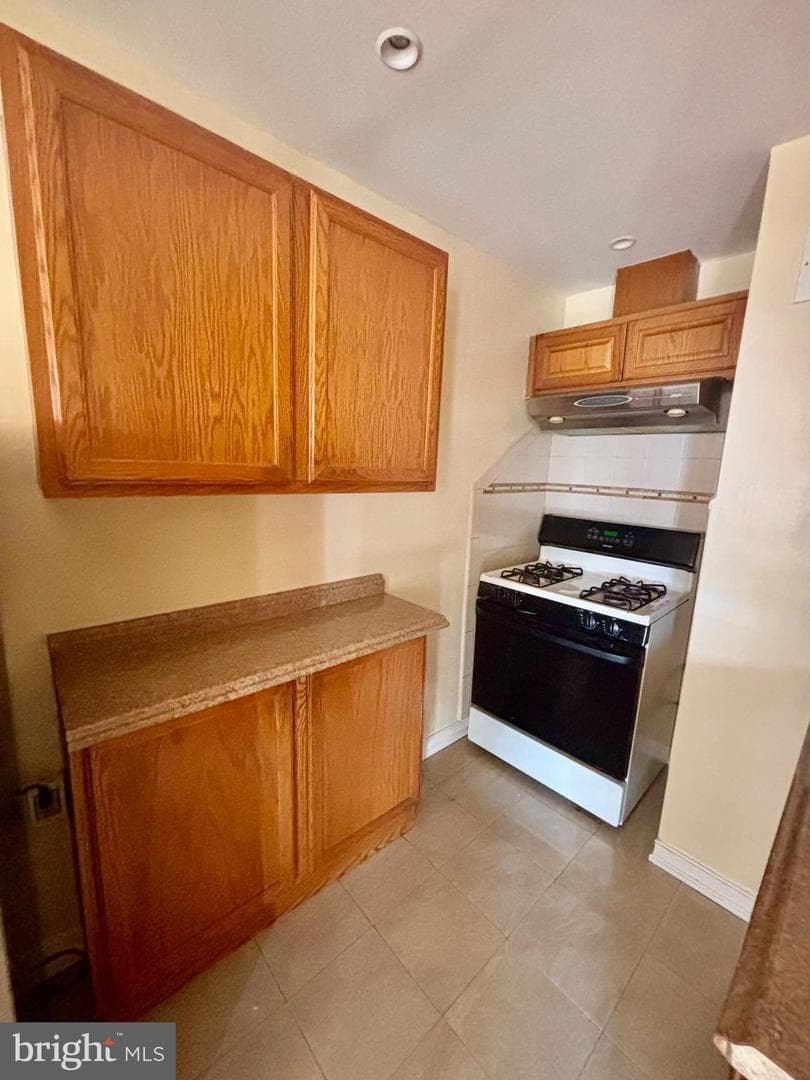4141 Bennington Street photo 6