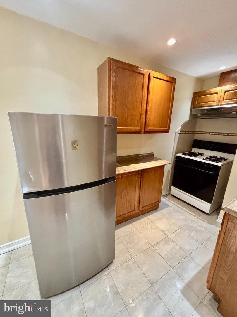 4141 Bennington Street photo 7