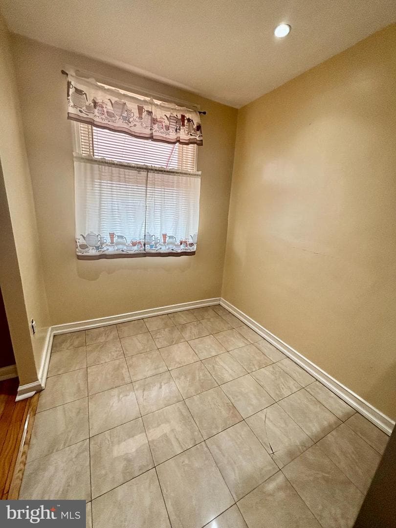 4141 Bennington Street photo 8