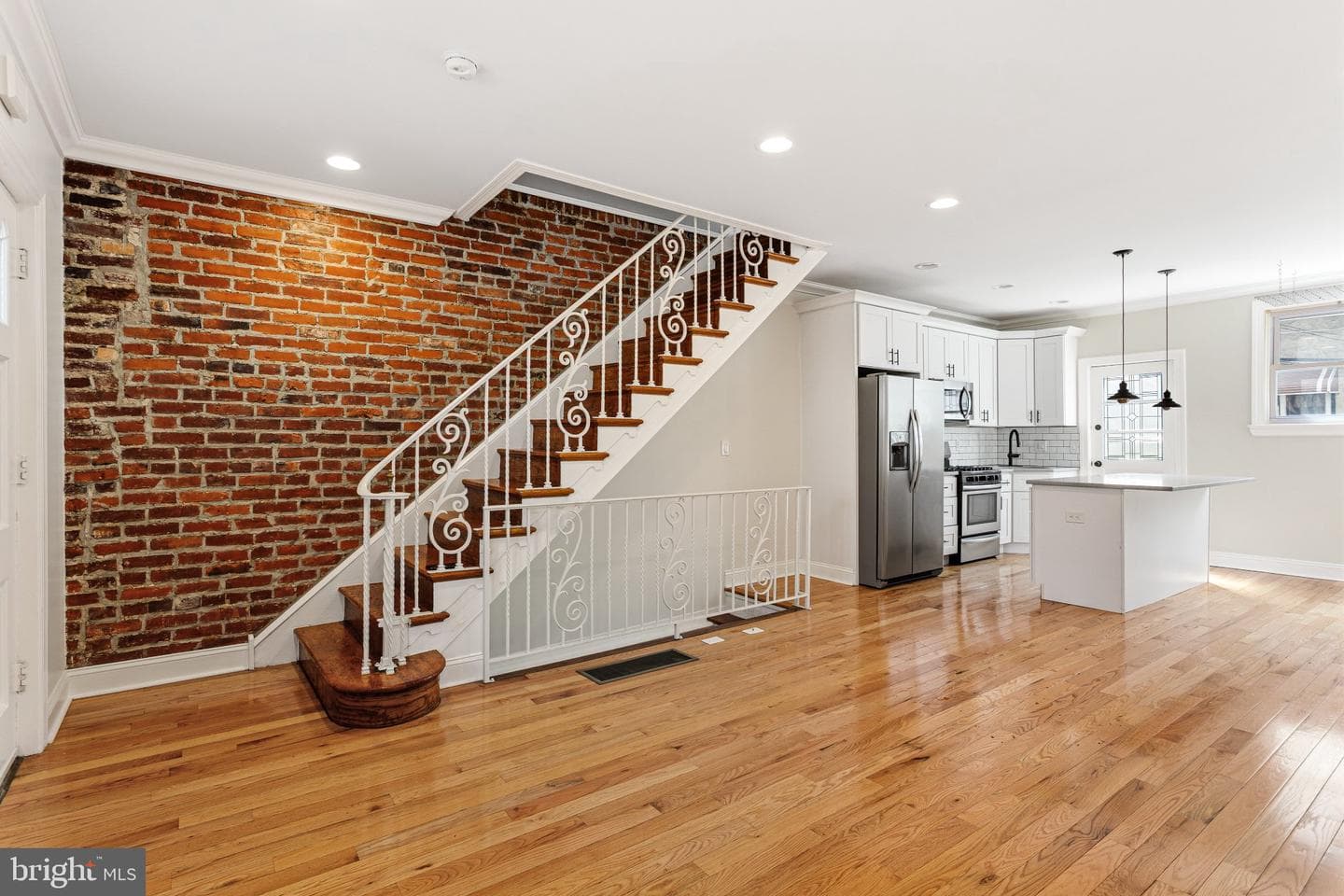2965 Livingston Street photo 3