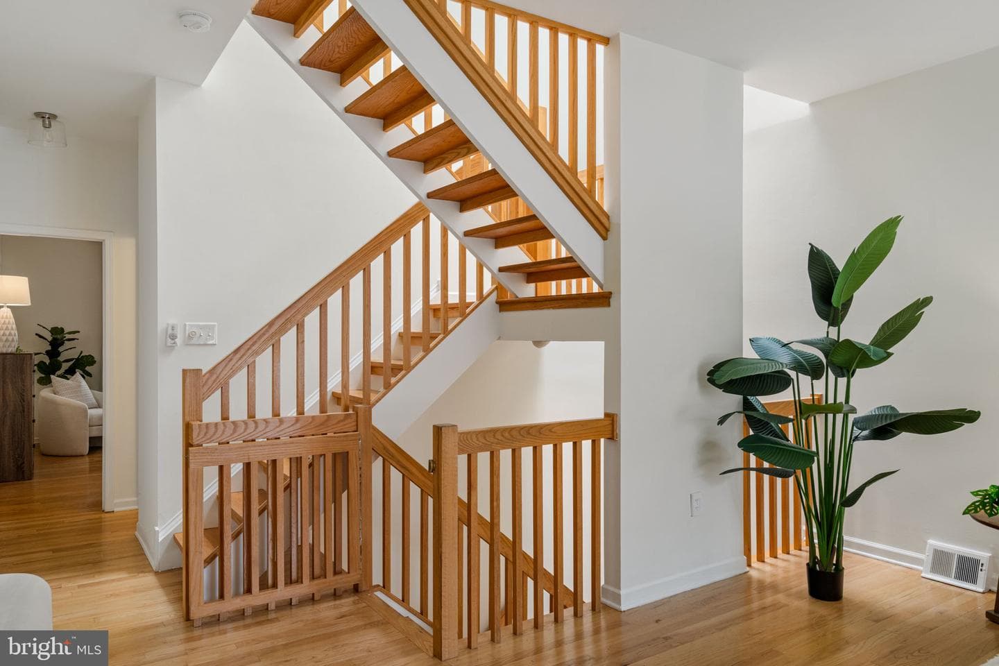 2046 South Street photo 15