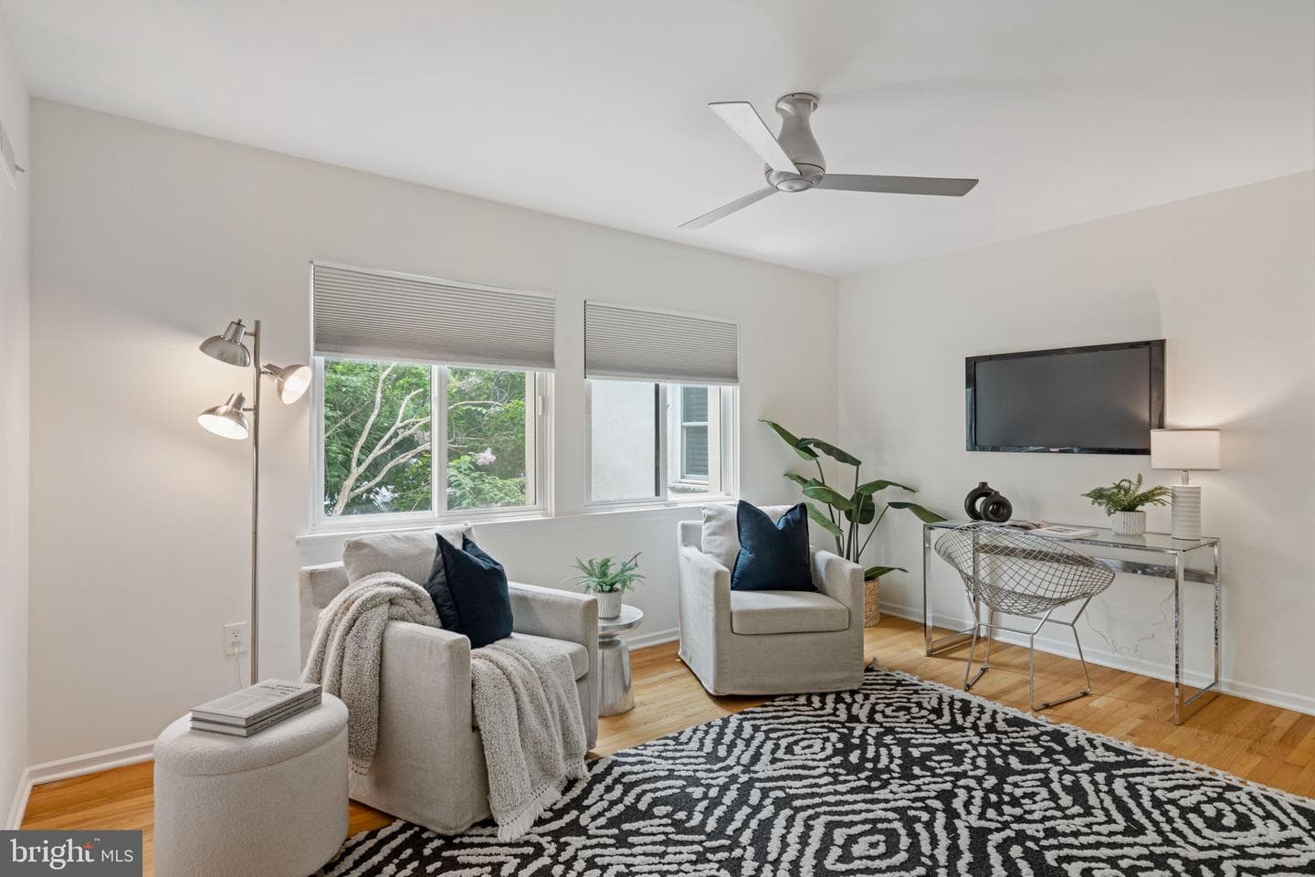 2046 South Street photo 26