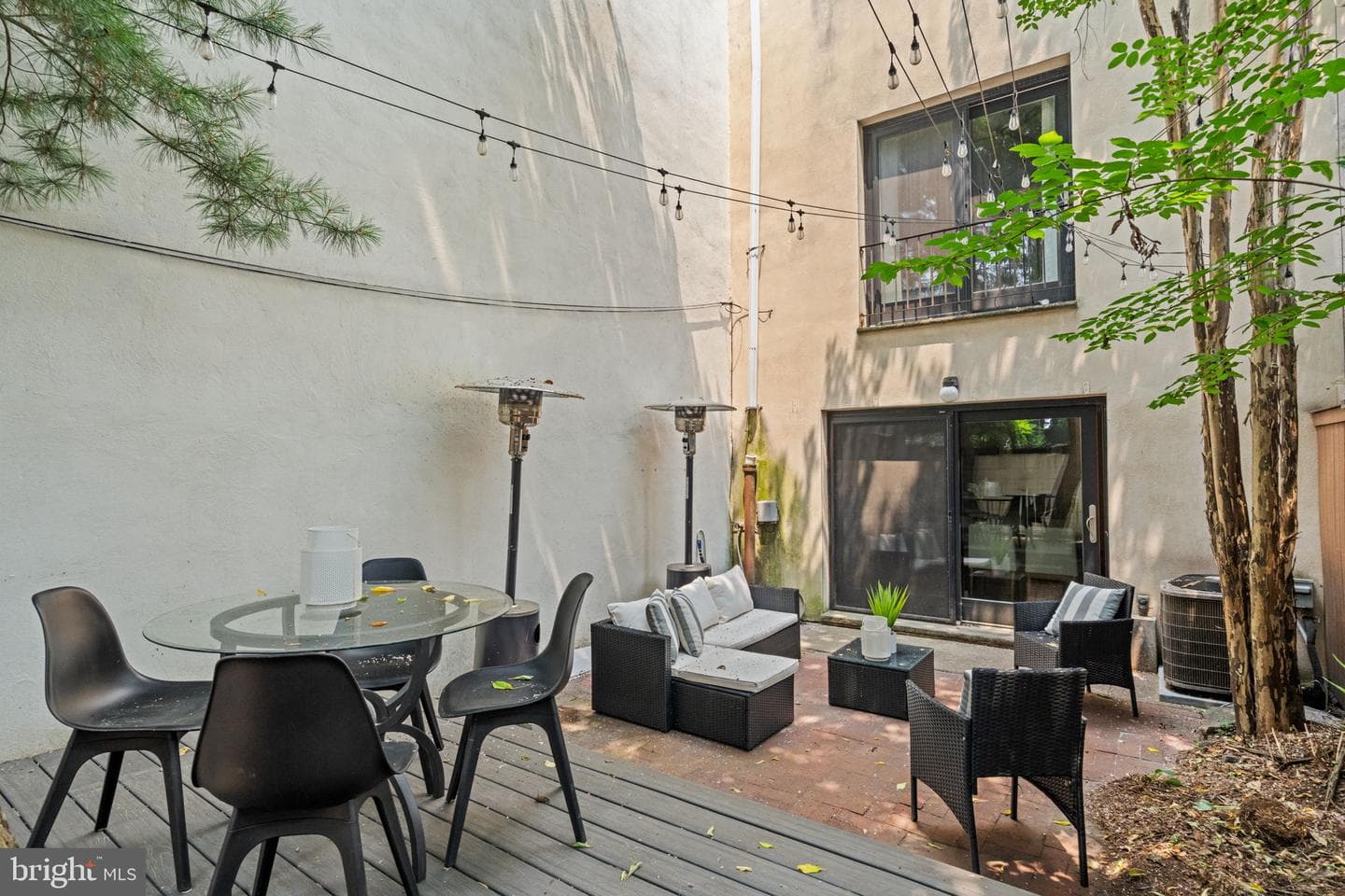 2046 South Street photo 8