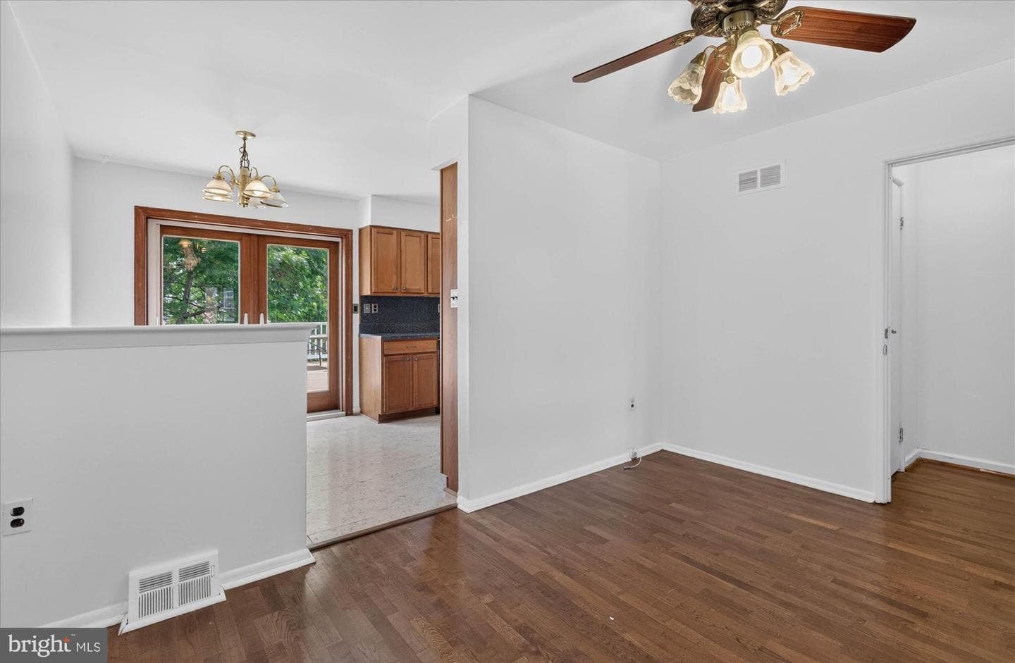 4209 Lackland Place photo 9