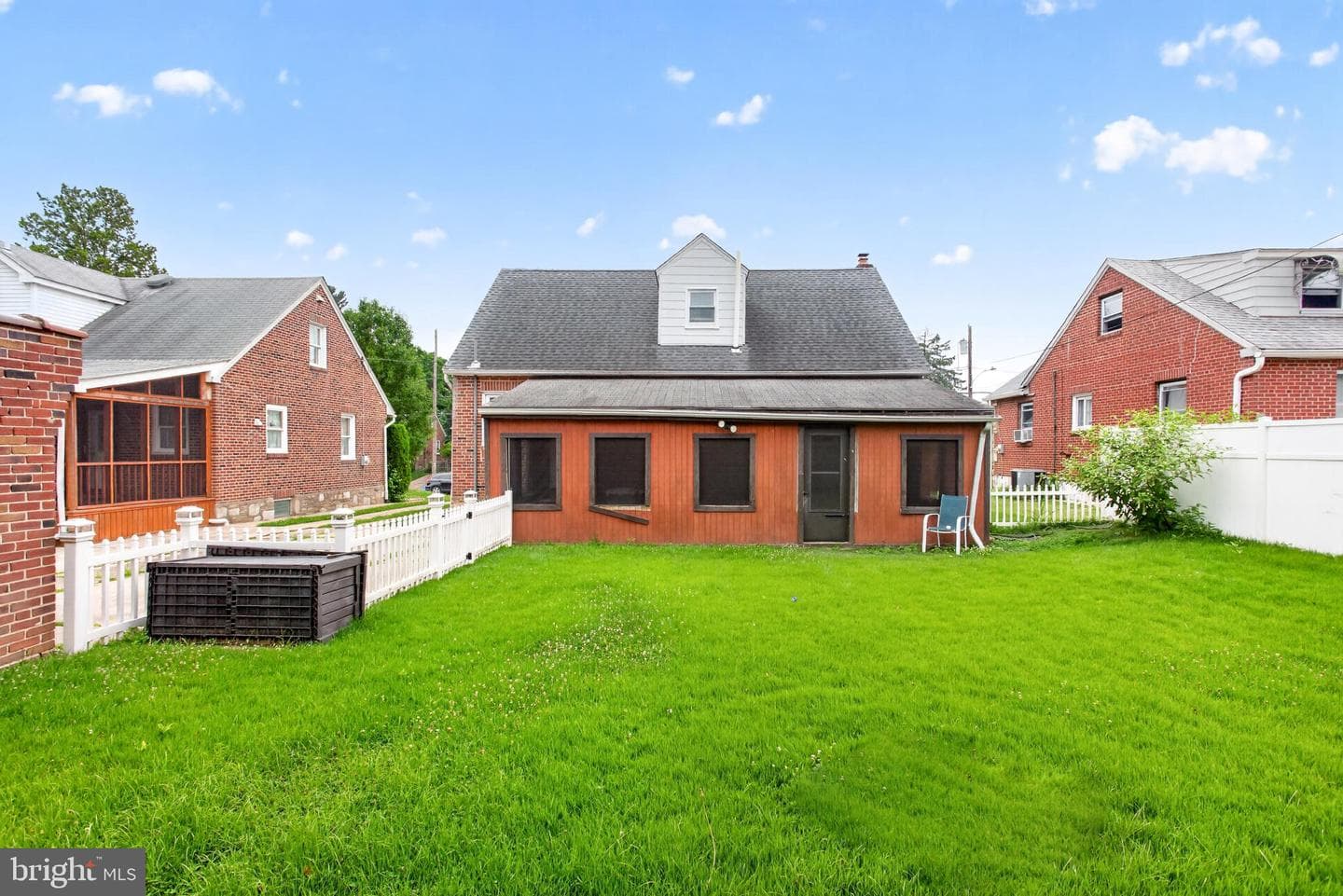 919 Hartel Avenue photo 41