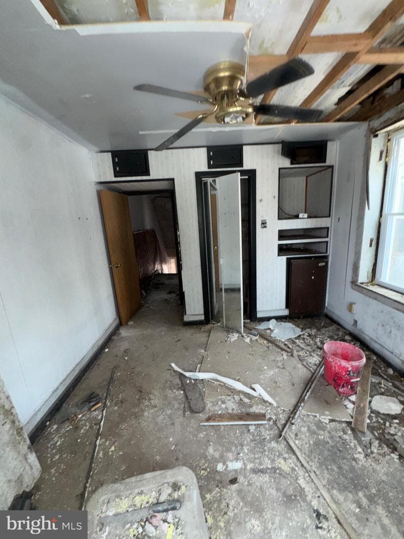 2207 W Oxford Street photo 13