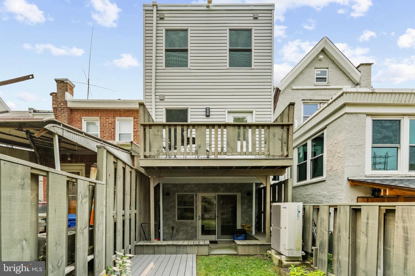 144 Jamestown Avenue photo 12