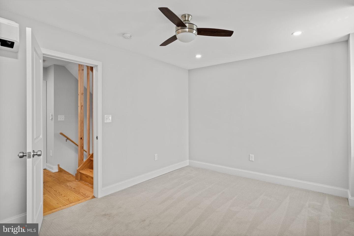 144 Jamestown Avenue photo 21