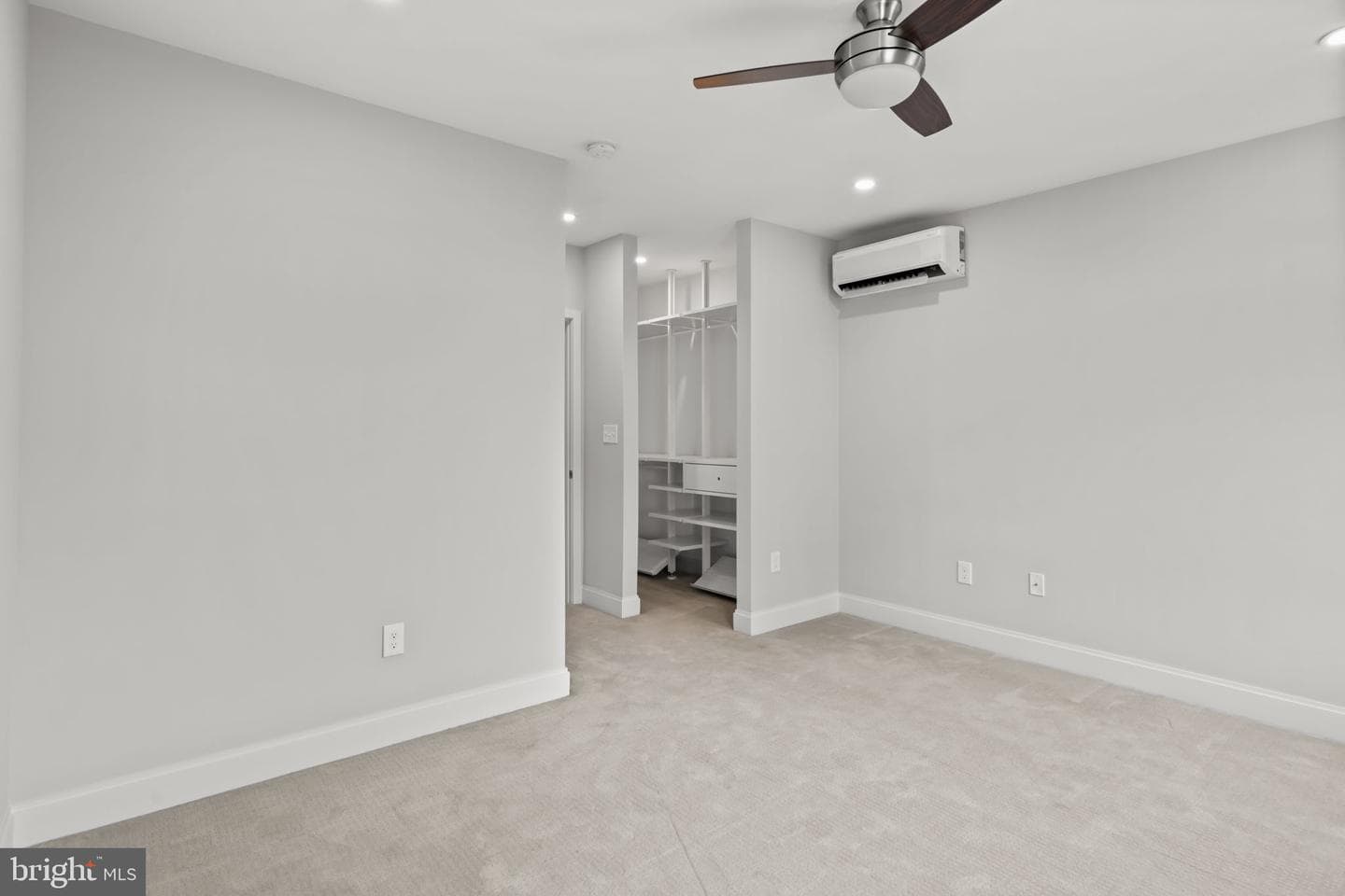 144 Jamestown Avenue photo 29