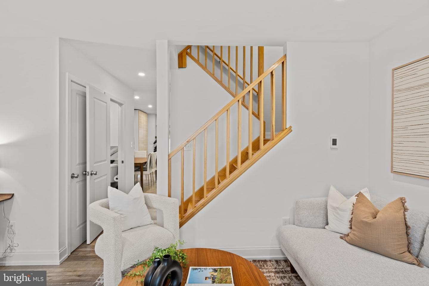 144 Jamestown Avenue photo 3