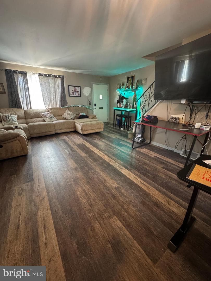 7904 Mars Place photo 5