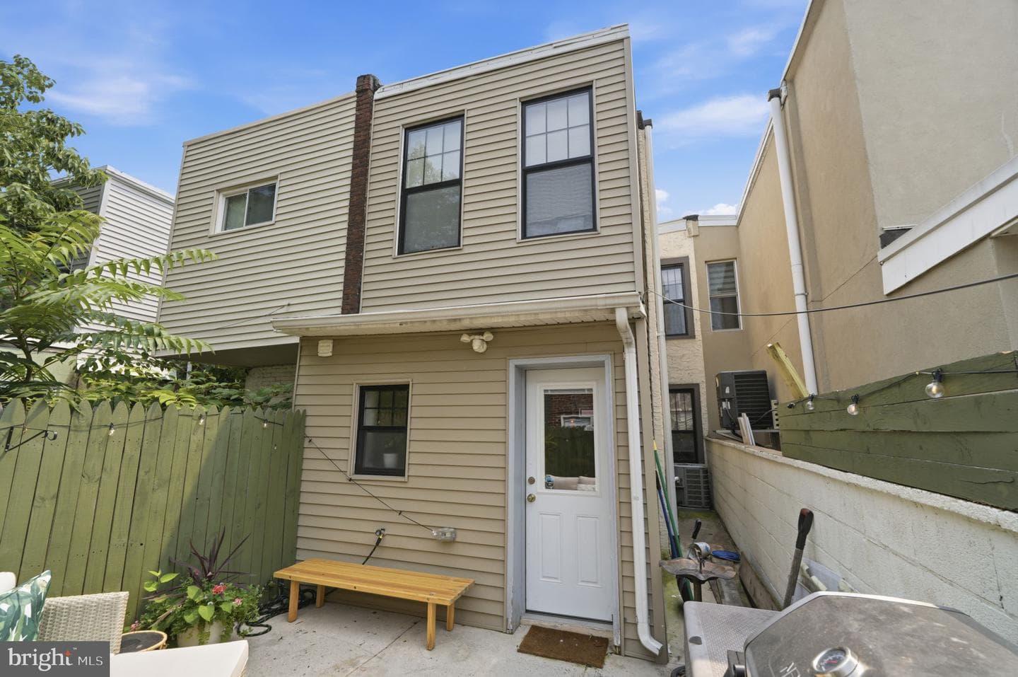2023 Moore Street photo 18