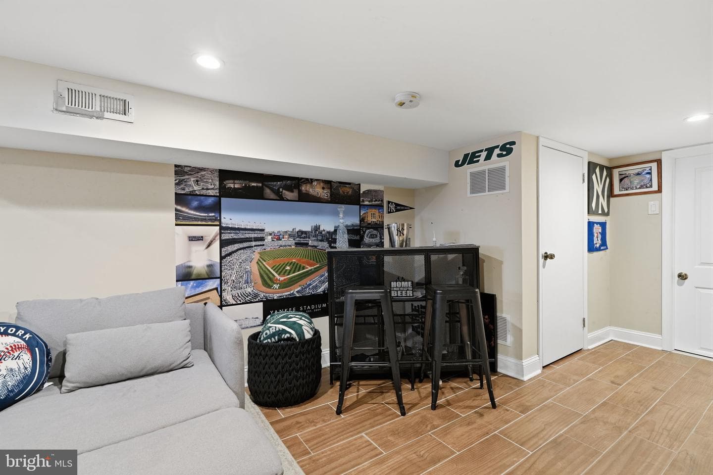 2023 Moore Street photo 24
