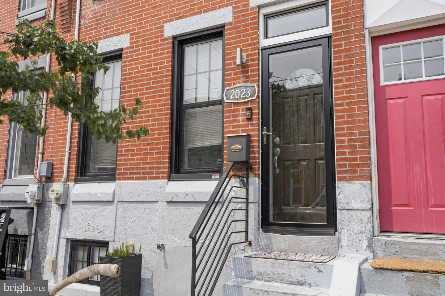 2023 Moore Street photo 4
