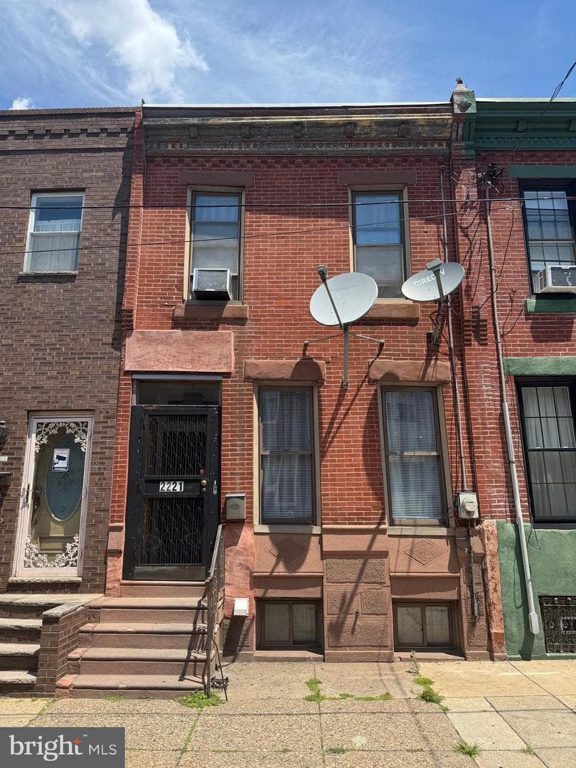2221 Tasker Street, Philadelphia