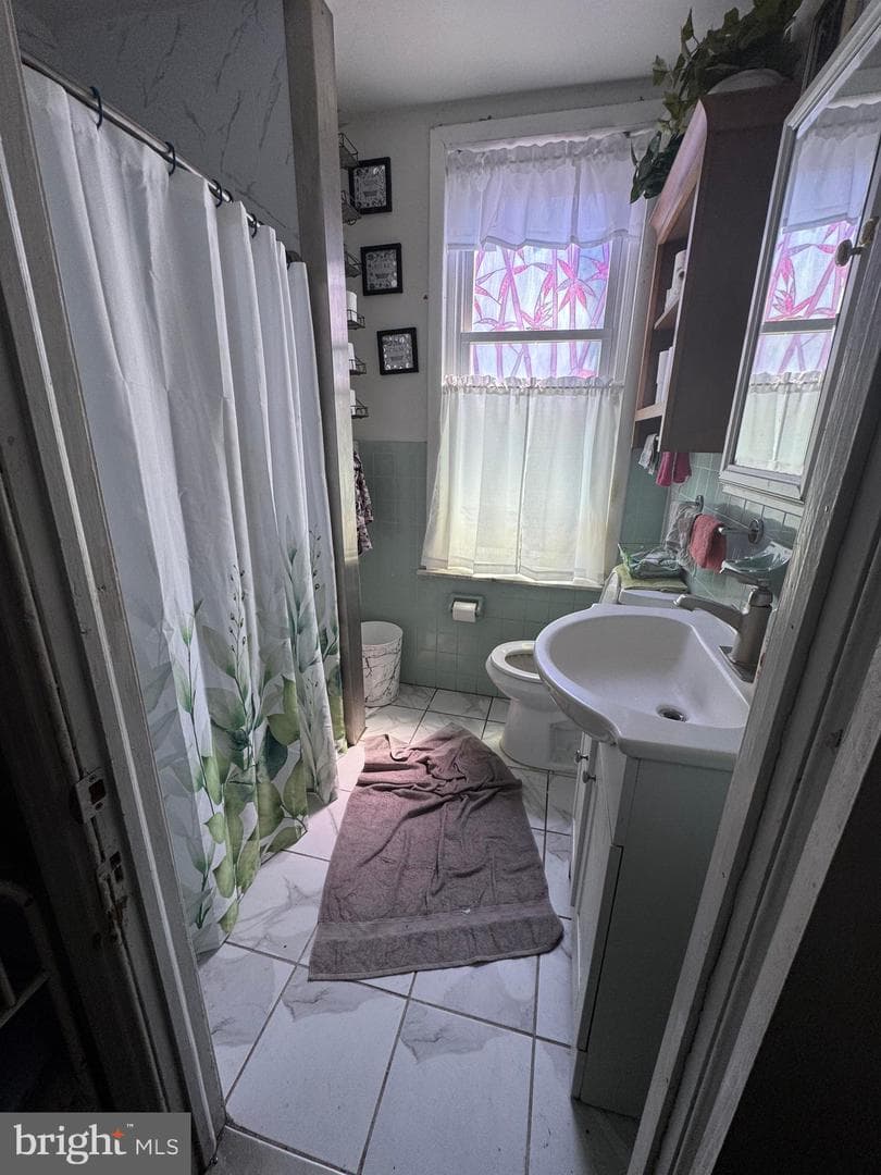 2221 Tasker Street photo 6