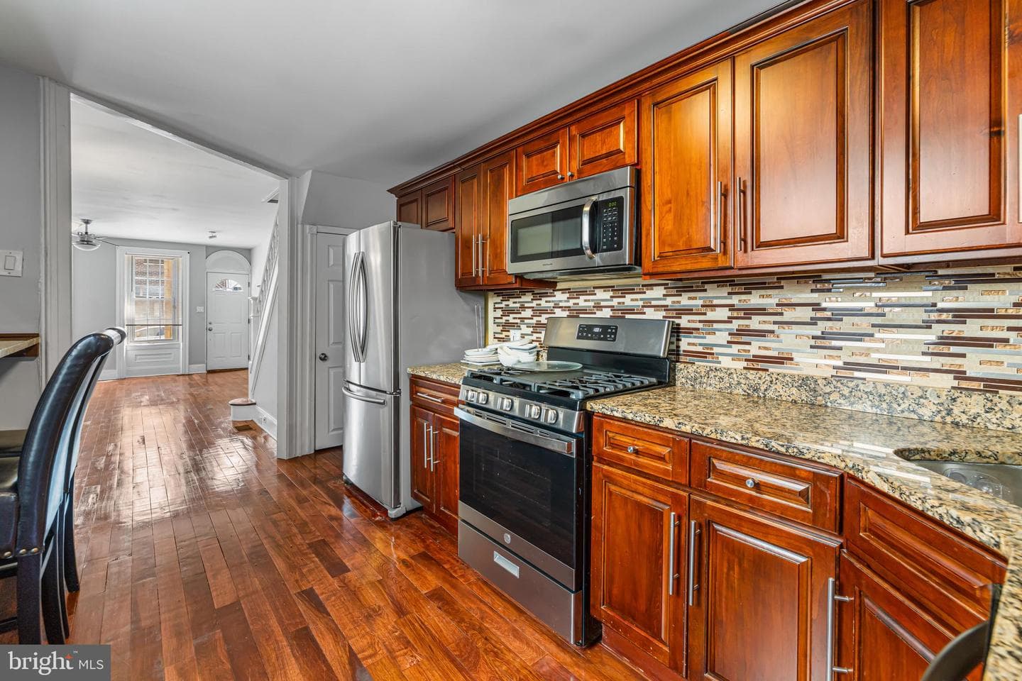 2342 E Huntingdon Street photo 8