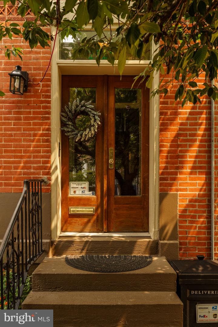 2521 Brown Street, Philadelphia